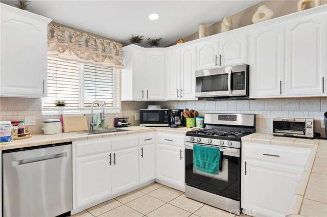 11331 Pasco Rd, Apple Valley, CA 92308