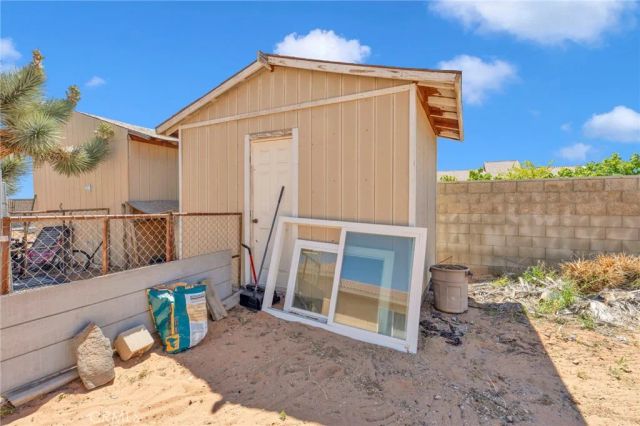 11331 Pasco Rd, Apple Valley, CA 92308