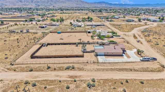 11331 Pasco Rd, Apple Valley, CA 92308