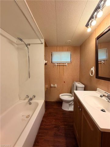 7847 Suncoast DR, North Fort Myers, FL 33917
