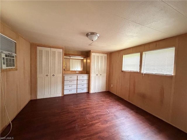 7847 Suncoast DR, North Fort Myers, FL 33917