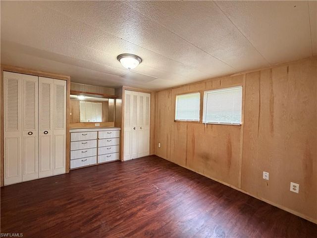 7847 Suncoast DR, North Fort Myers, FL 33917