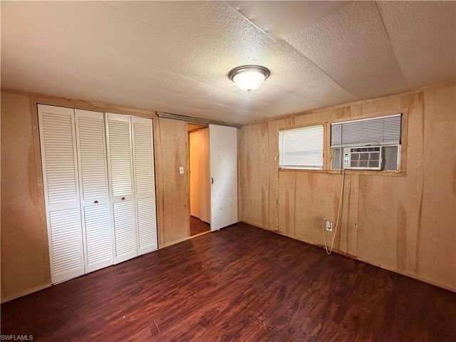 7847 Suncoast DR, North Fort Myers, FL 33917