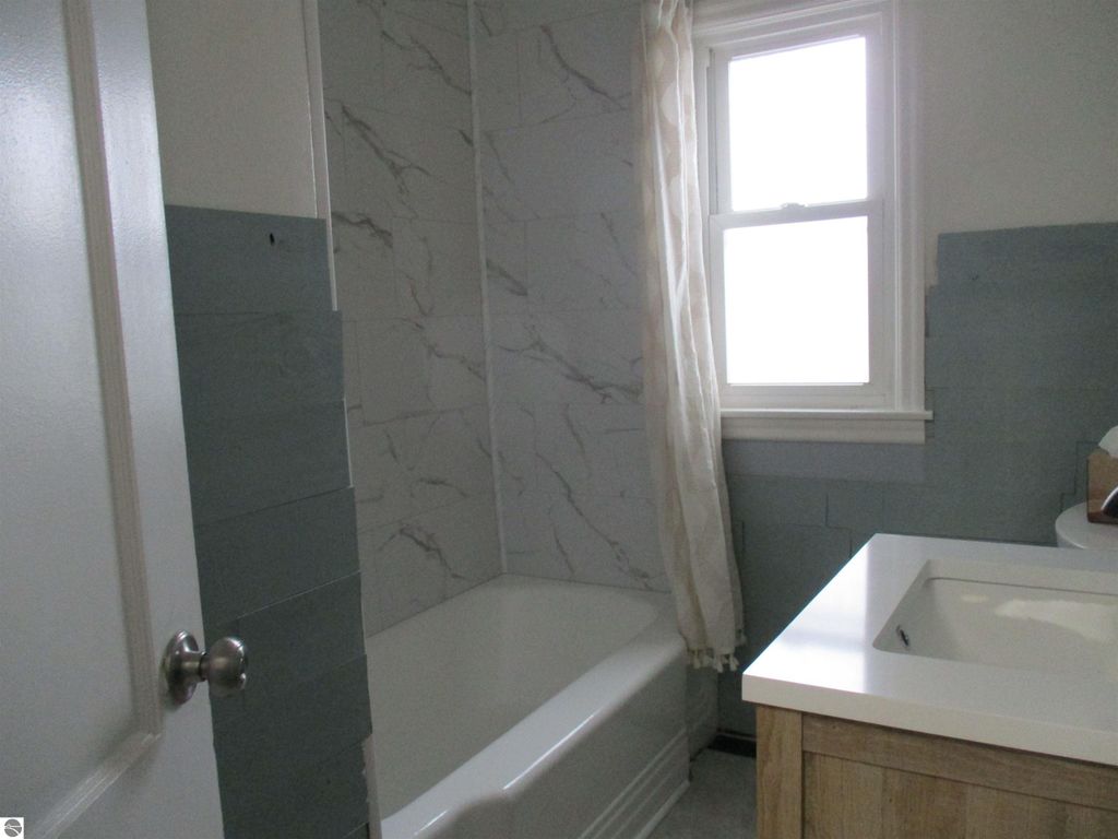 Image 10 of property listing at 1315 Mill Street, Midland, MI 48640