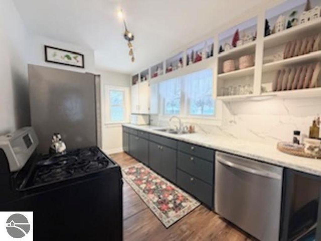 Image 2 of property listing at 1315 Mill Street, Midland, MI 48640