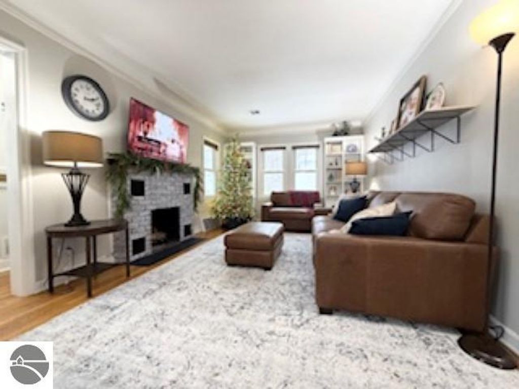 Image 5 of property listing at 1315 Mill Street, Midland, MI 48640