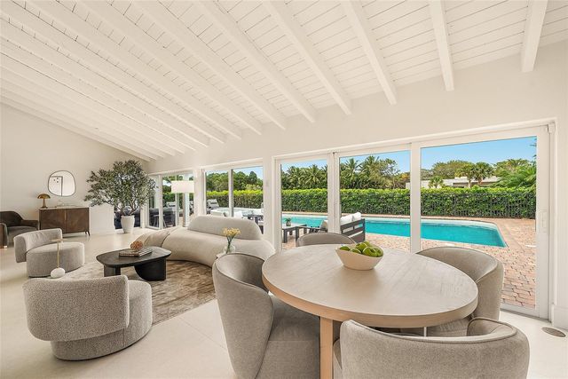 4877 Pineview Circle, Delray Beach, FL 33445