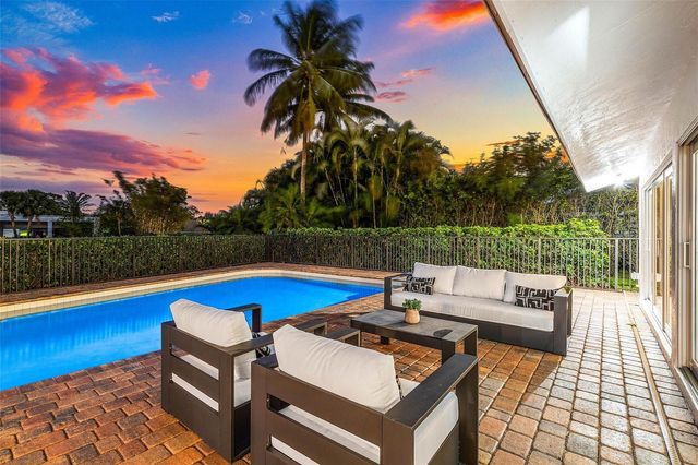 4877 Pineview Circle, Delray Beach, FL 33445