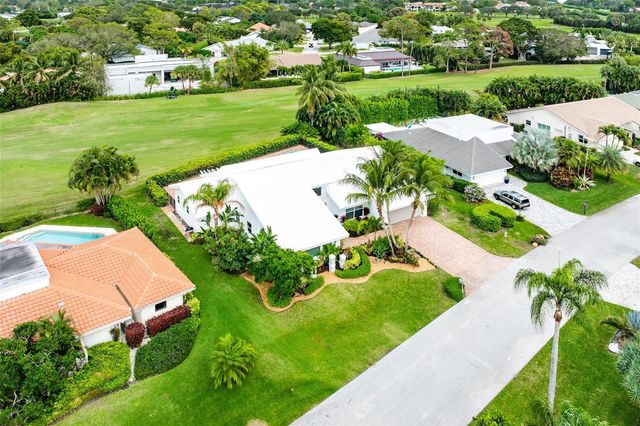 4877 Pineview Circle, Delray Beach, FL 33445