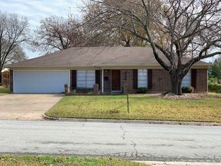 3917 Van Deman Drive, Benbrook, TX 76116