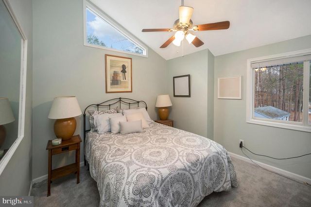 2005 LAKEVIEW PKWY, Locust Grove, VA 22508