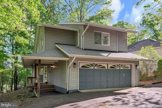 2005 LAKEVIEW PKWY, Locust Grove, VA 22508
