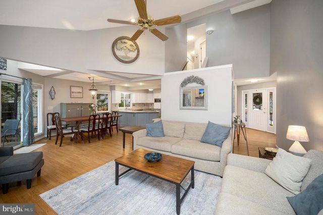 2005 LAKEVIEW PKWY, Locust Grove, VA 22508