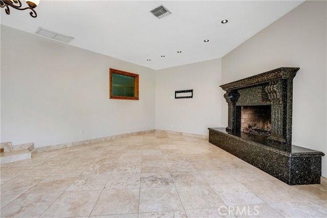 10835 Petit Avenue, Granada Hills (los Angeles), CA 91344