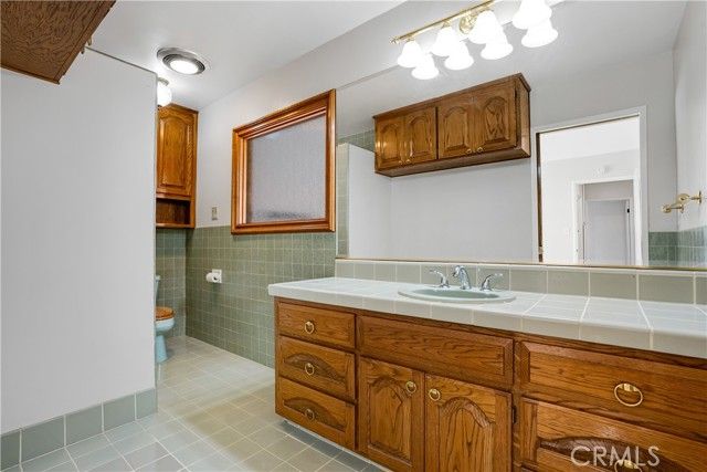 10835 Petit Avenue, Granada Hills (los Angeles), CA 91344