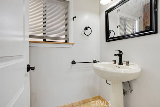 10835 Petit Avenue, Granada Hills (los Angeles), CA 91344