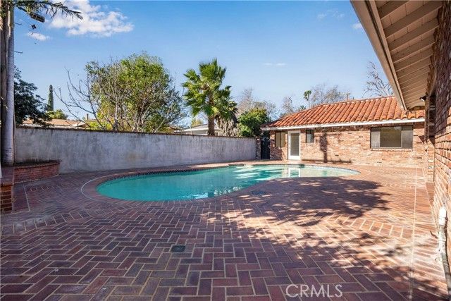 10835 Petit Avenue, Granada Hills (los Angeles), CA 91344