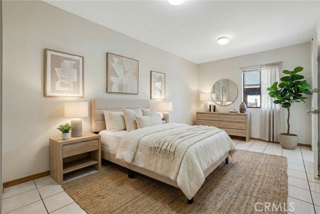 10835 Petit Avenue, Granada Hills (los Angeles), CA 91344