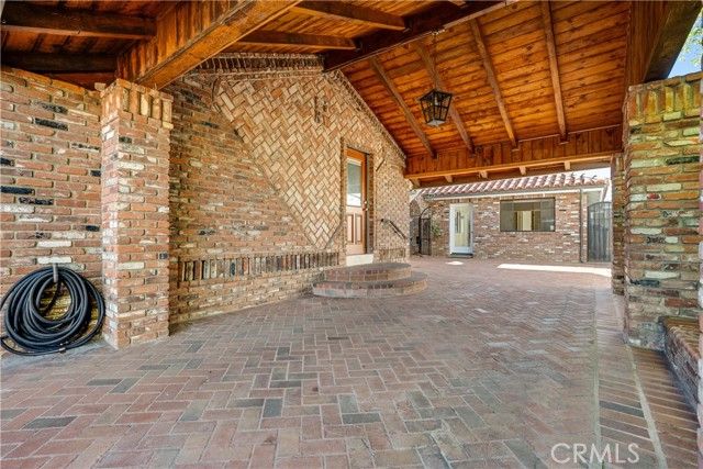 10835 Petit Avenue, Granada Hills (los Angeles), CA 91344