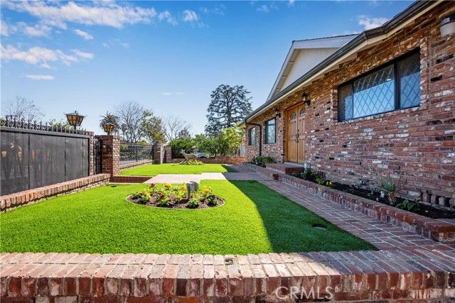 10835 Petit Avenue, Granada Hills (los Angeles), CA 91344