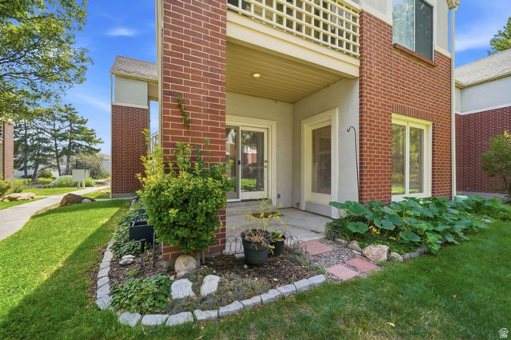 1330 W 6690 S #B103, West Jordan, UT 84084 — exterior