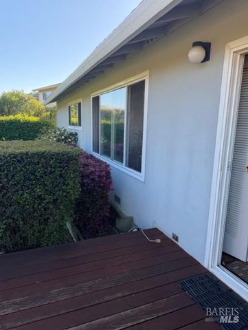 48 Clemente Ct, Novato, CA 94945