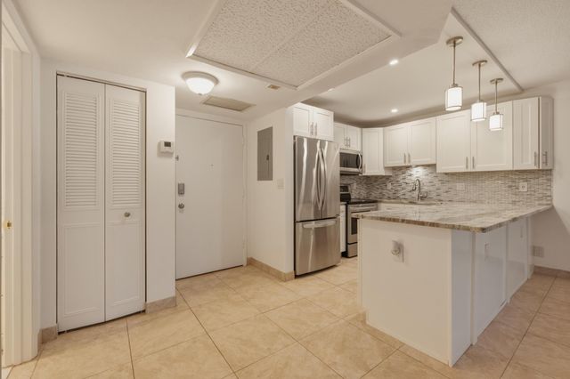 255 S Cypress Road 315, Pompano Beach, FL 33060