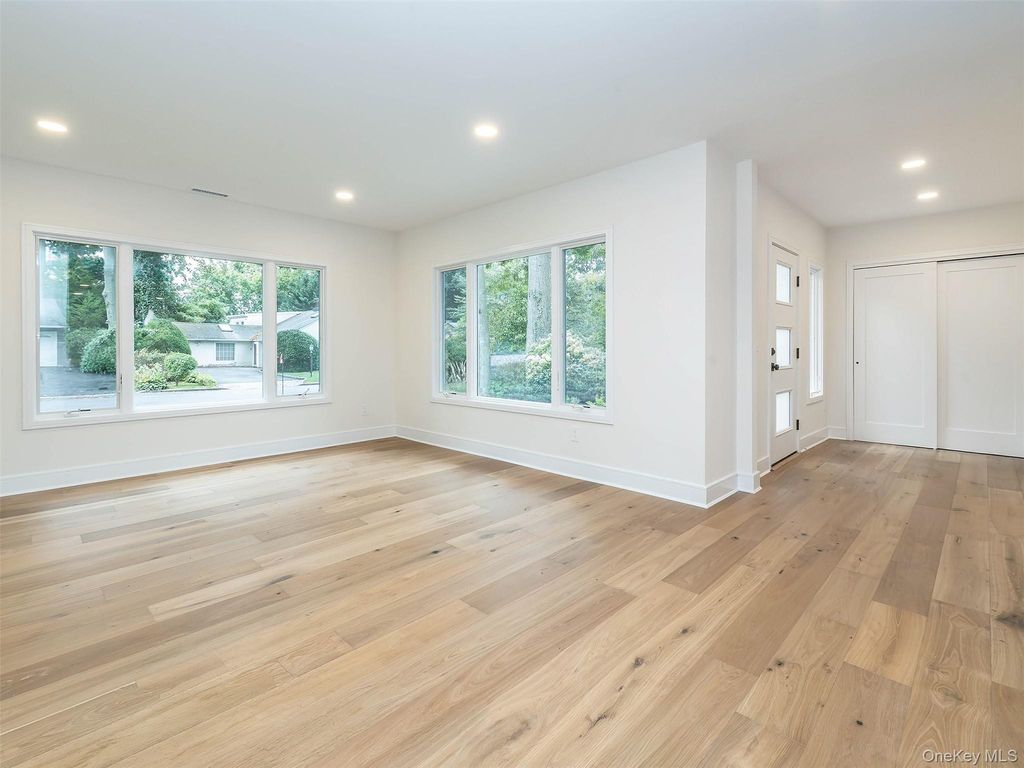48 Buckeye Road, Glen Cove, NY 11542 — photo 3