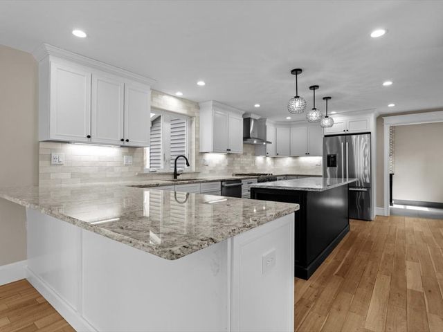 4 Hazeltine Rd, Upton, MA 01568