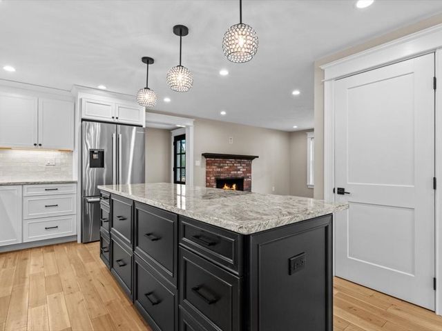 4 Hazeltine Rd, Upton, MA 01568