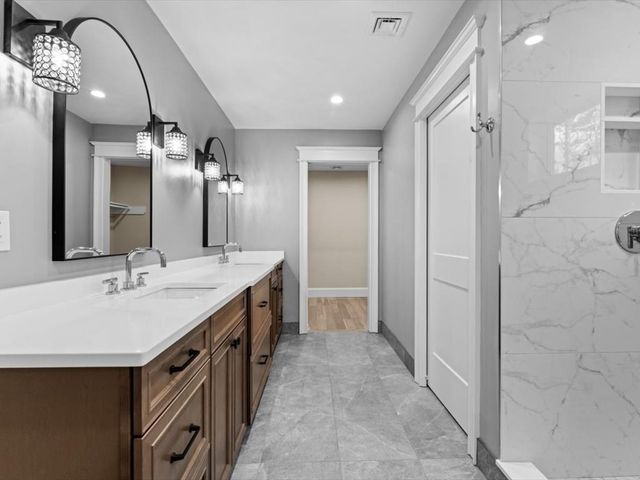 4 Hazeltine Rd, Upton, MA 01568