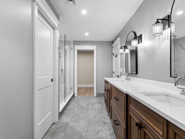 4 Hazeltine Rd, Upton, MA 01568