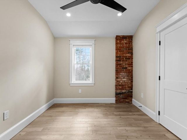 4 Hazeltine Rd, Upton, MA 01568