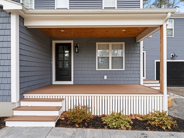 4 Hazeltine Rd, Upton, MA 01568