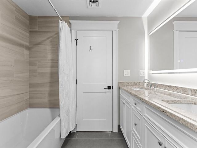 4 Hazeltine Rd, Upton, MA 01568