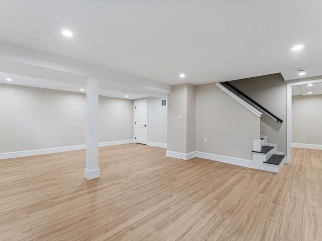 4 Hazeltine Rd, Upton, MA 01568