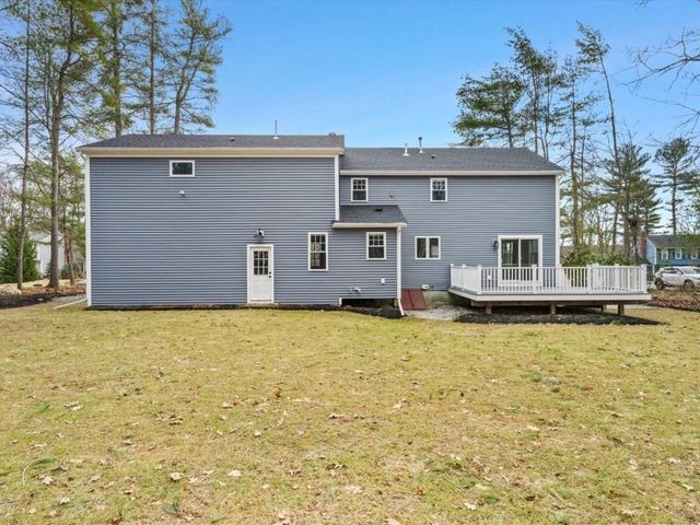 4 Hazeltine Rd, Upton, MA 01568