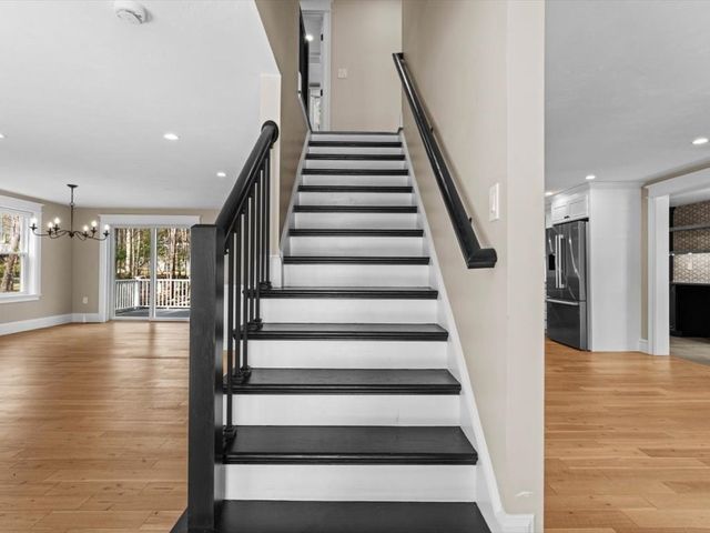 4 Hazeltine Rd, Upton, MA 01568