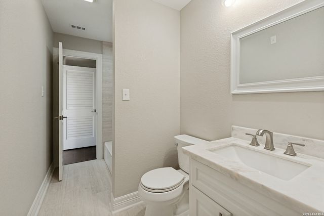 1090 Arcadia, Canyon Lake, TX 78133