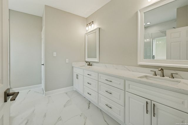 1090 Arcadia, Canyon Lake, TX 78133