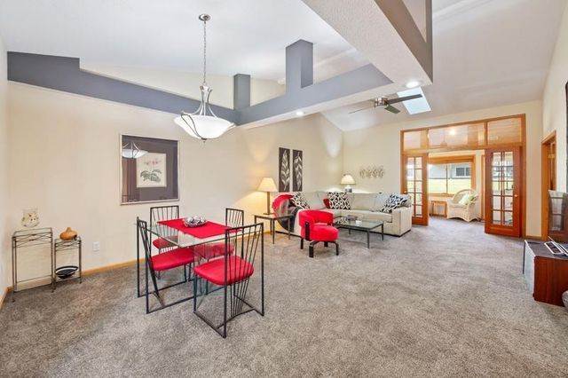 6800 Fremont Lane, Woodbury, MN 55125