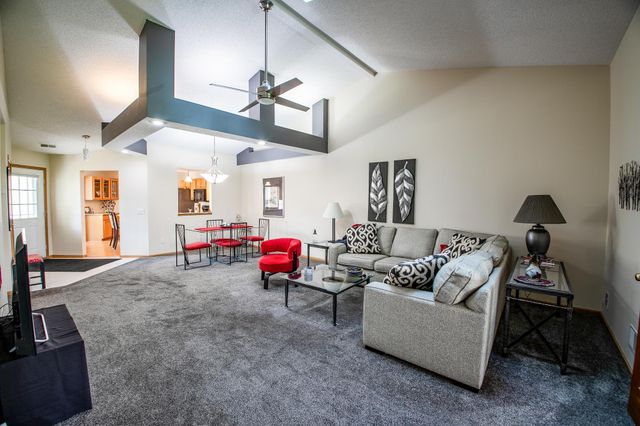 6800 Fremont Lane, Woodbury, MN 55125