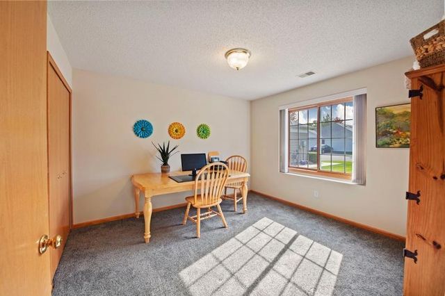 6800 Fremont Lane, Woodbury, MN 55125