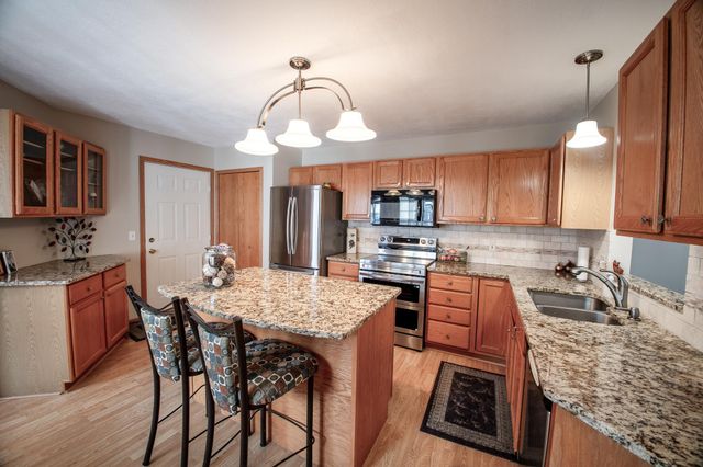 6800 Fremont Lane, Woodbury, MN 55125