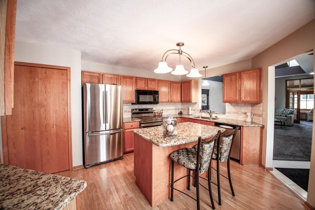 6800 Fremont Lane, Woodbury, MN 55125