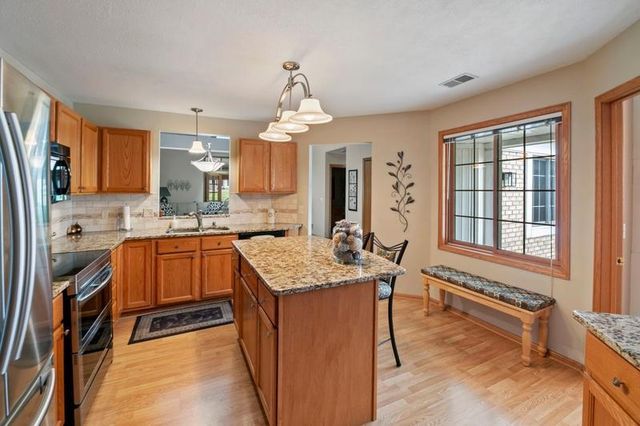 6800 Fremont Lane, Woodbury, MN 55125