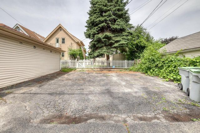 206 N 68th STREET, Milwaukee, WI 53213