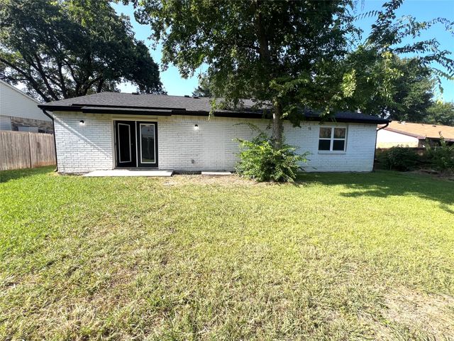 1809 Pilot Way, Garland, TX 75040