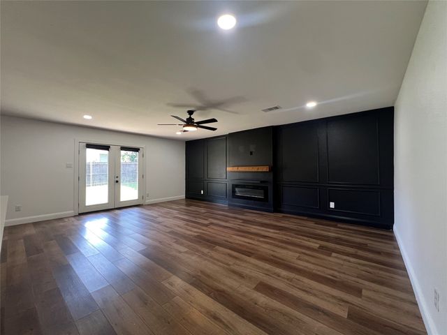 1809 Pilot Way, Garland, TX 75040