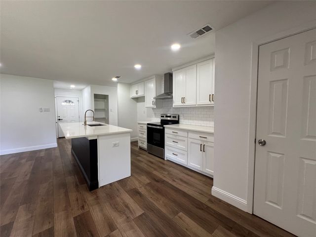 1809 Pilot Way, Garland, TX 75040